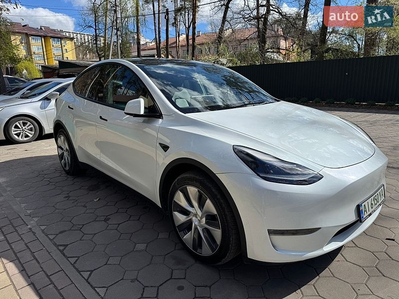 Внедорожник / Кроссовер Tesla Model Y 2023 в Киеве