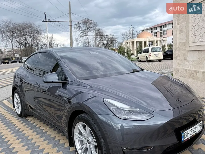 Tesla Model Y