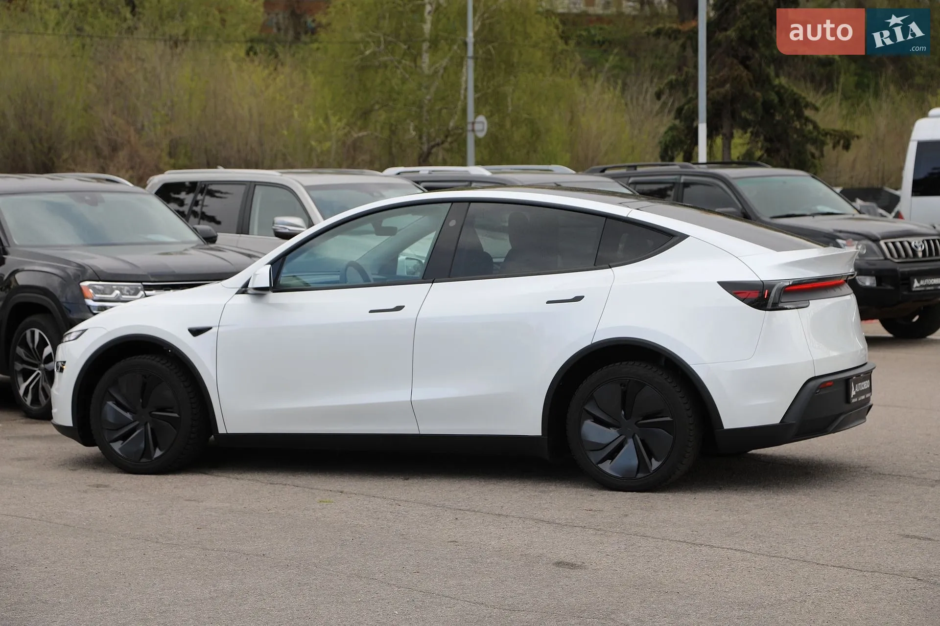 2025 Tesla Model Y - мініатюра 8