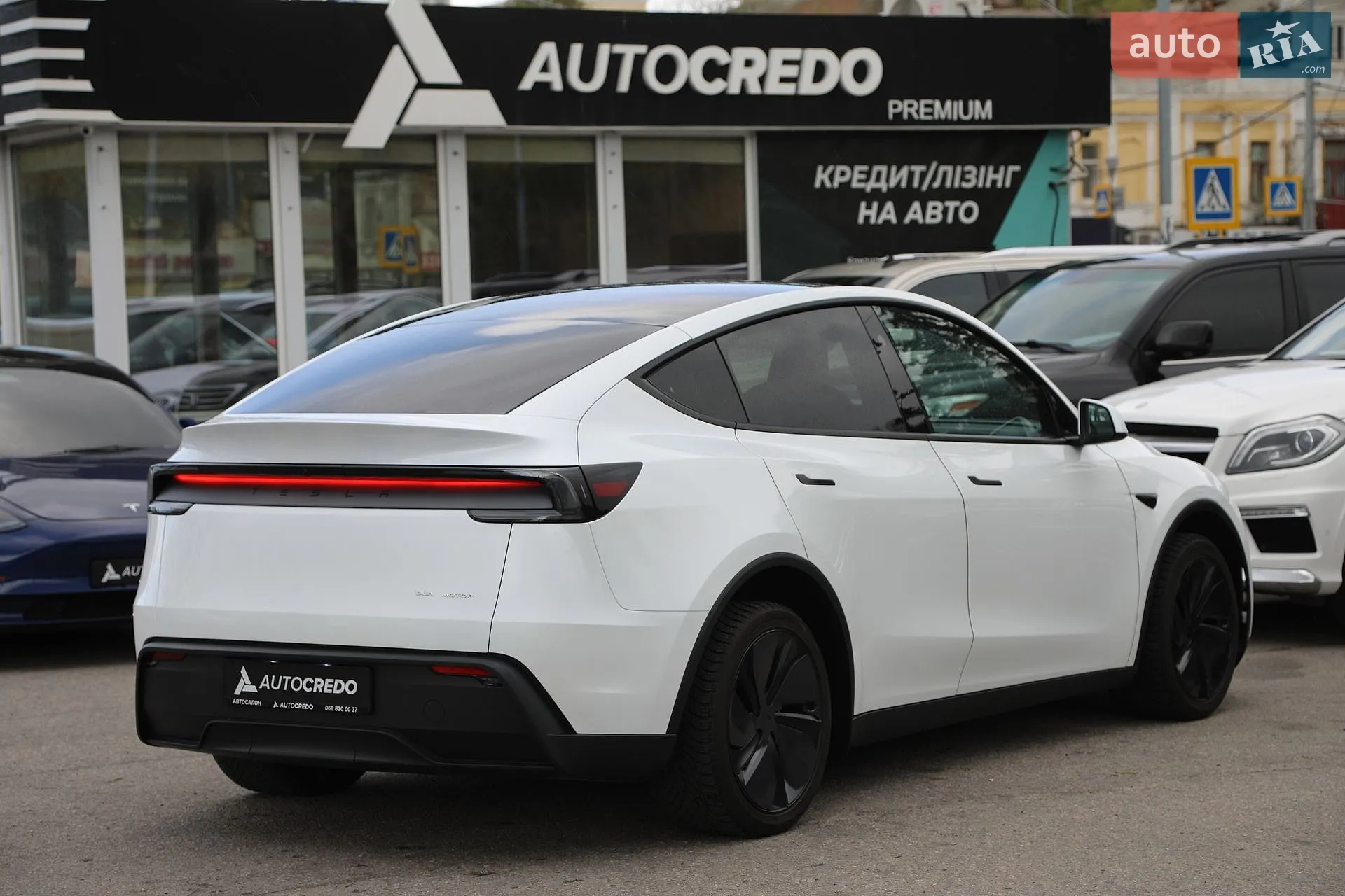 2025 Tesla Model Y - мініатюра 5