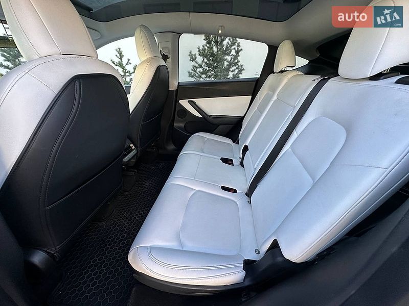 Внедорожник / Кроссовер Tesla Model Y 2021 в Луцке