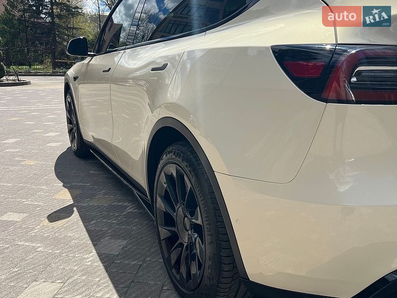 Внедорожник / Кроссовер Tesla Model Y 2022 в Трускавце