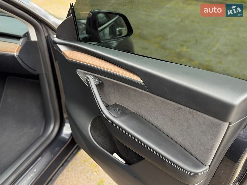 Позашляховик / Кросовер Tesla Model Y 2024 в Білій Церкві