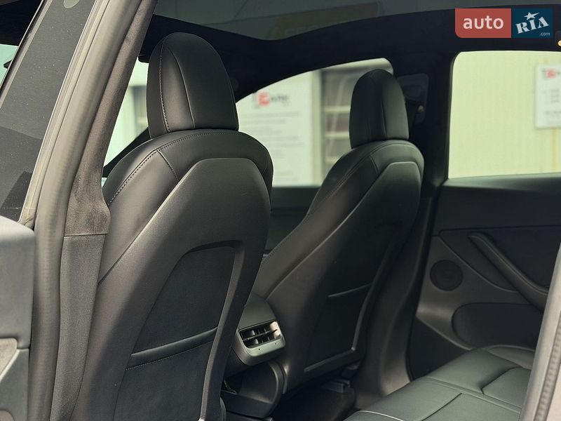 Внедорожник / Кроссовер Tesla Model Y 2022 в Киеве