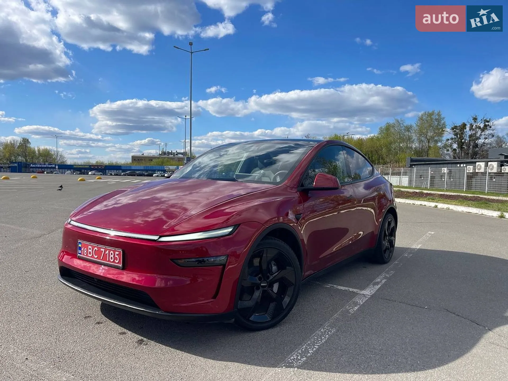 2025 Tesla Model Y - мініатюра 3