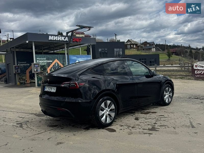 Внедорожник / Кроссовер Tesla Model Y 2023 в Ивано-Франковске