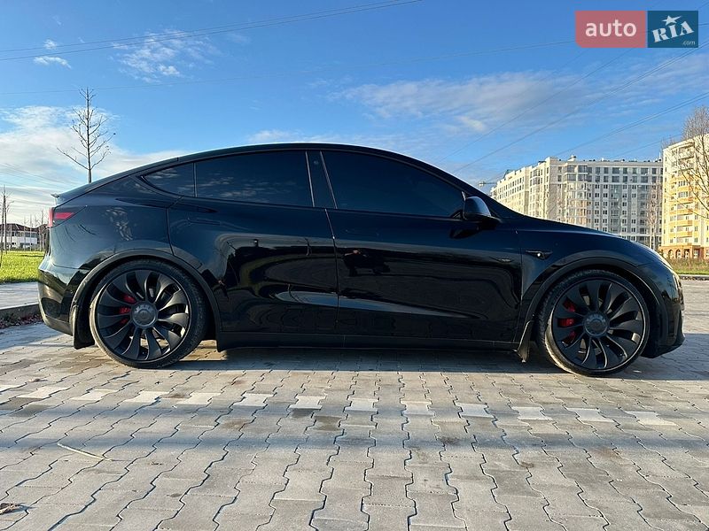 Внедорожник / Кроссовер Tesla Model Y 2022 в Киеве