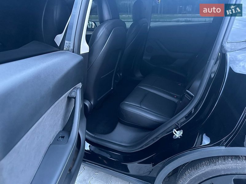 Внедорожник / Кроссовер Tesla Model Y 2022 в Киеве