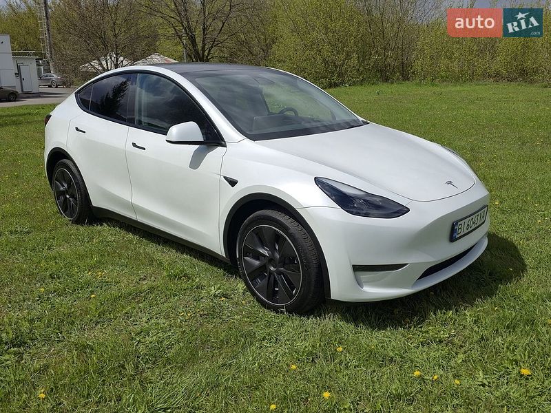 Внедорожник / Кроссовер Tesla Model Y 2023 в Полтаве