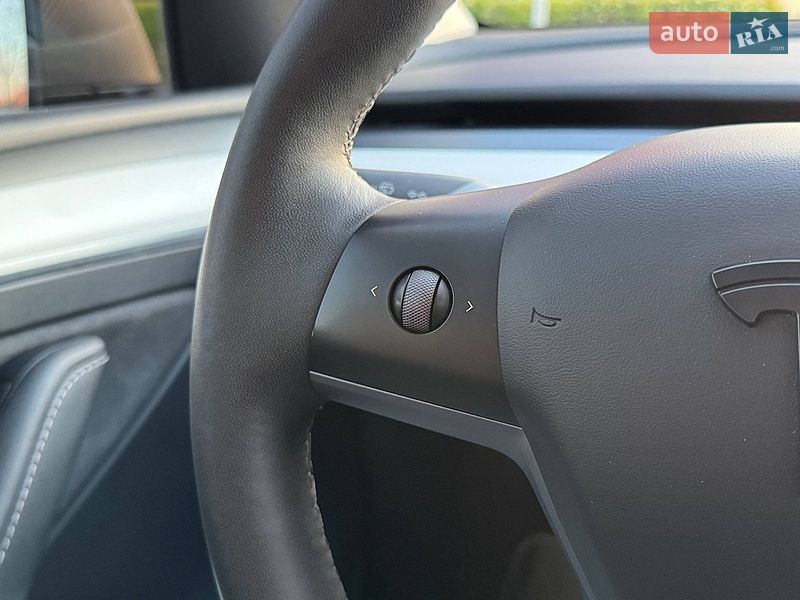 Позашляховик / Кросовер Tesla Model Y 2022 в Києві