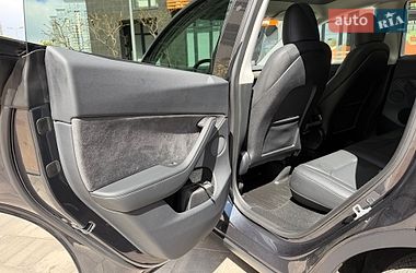 Внедорожник / Кроссовер Tesla Model Y 2024 в Киеве