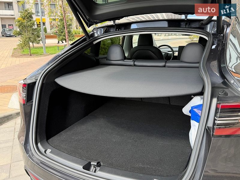 Внедорожник / Кроссовер Tesla Model Y 2024 в Киеве
