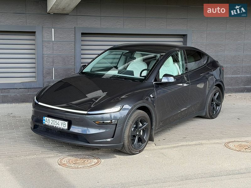 Внедорожник / Кроссовер Tesla Model Y 2025 в Киеве
