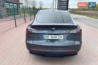Внедорожник / Кроссовер Tesla Model Y 2022 в Ровно