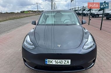 Внедорожник / Кроссовер Tesla Model Y 2022 в Ровно
