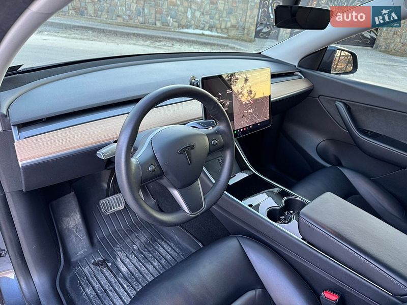 Внедорожник / Кроссовер Tesla Model Y 2020 в Новояворовске