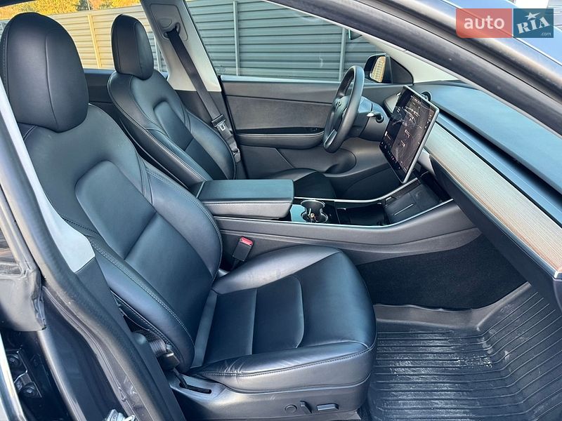Внедорожник / Кроссовер Tesla Model Y 2020 в Новояворовске