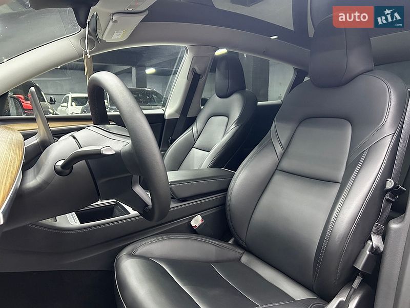 Внедорожник / Кроссовер Tesla Model Y 2023 в Черновцах