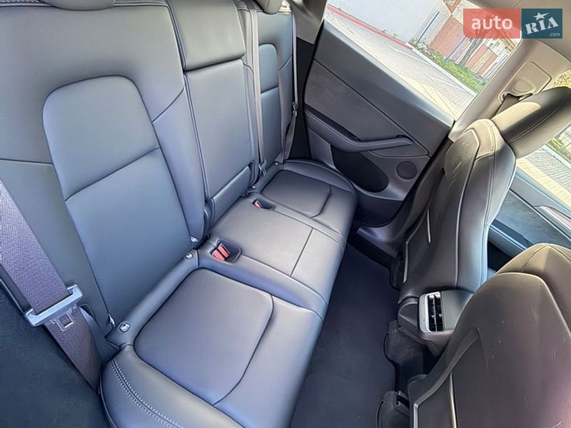 Позашляховик / Кросовер Tesla Model Y 2024 в Києві