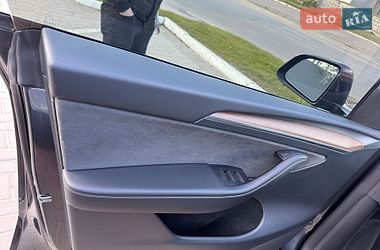 Позашляховик / Кросовер Tesla Model Y 2024 в Києві