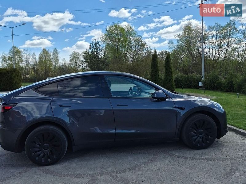 Внедорожник / Кроссовер Tesla Model Y 2023 в Львове