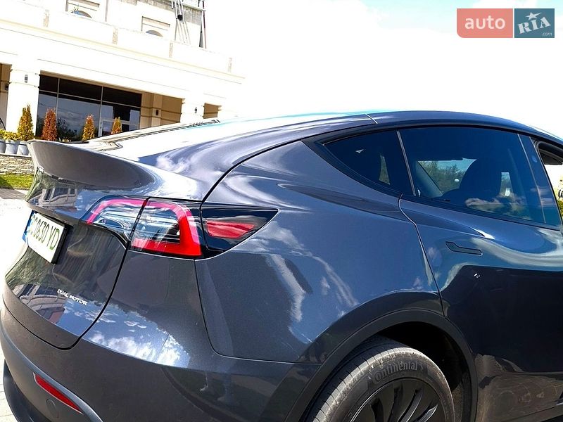 Внедорожник / Кроссовер Tesla Model Y 2023 в Львове