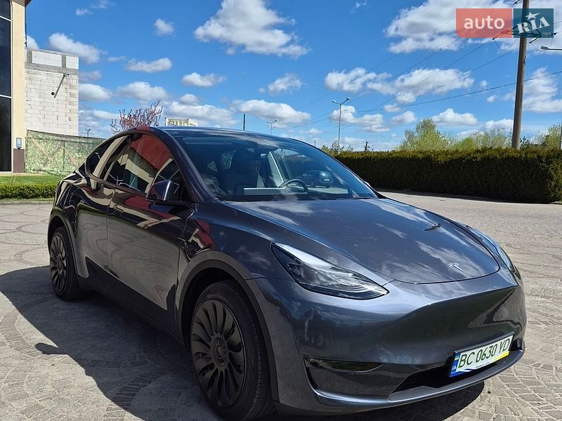 Внедорожник / Кроссовер Tesla Model Y 2023 в Львове