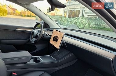 Внедорожник / Кроссовер Tesla Model Y 2023 в Львове