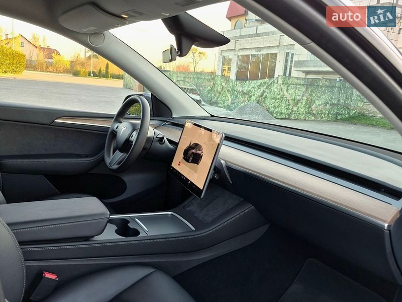 Внедорожник / Кроссовер Tesla Model Y 2023 в Львове
