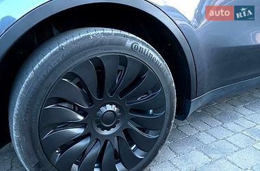 Внедорожник / Кроссовер Tesla Model Y 2023 в Львове