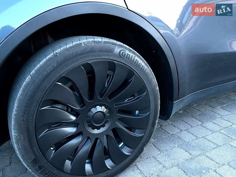 Внедорожник / Кроссовер Tesla Model Y 2023 в Львове