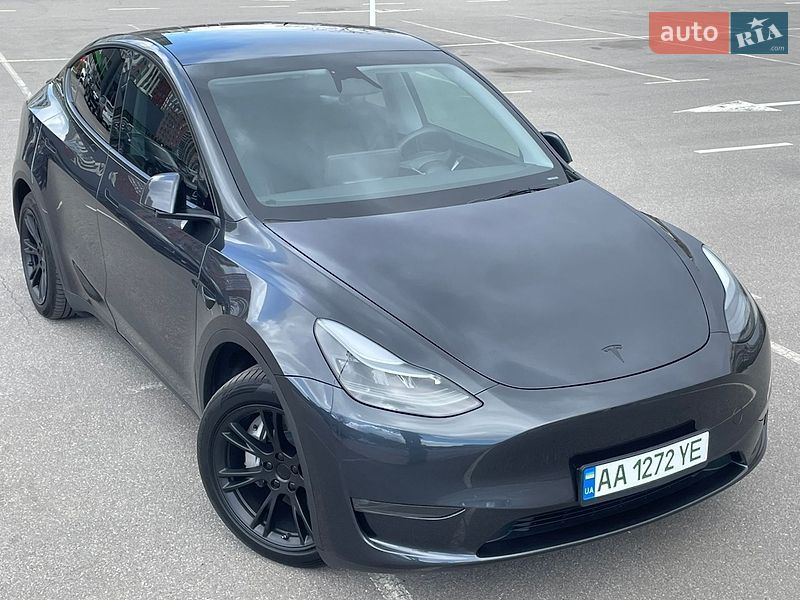Позашляховик / Кросовер Tesla Model Y 2024 в Києві