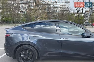 Позашляховик / Кросовер Tesla Model Y 2024 в Києві