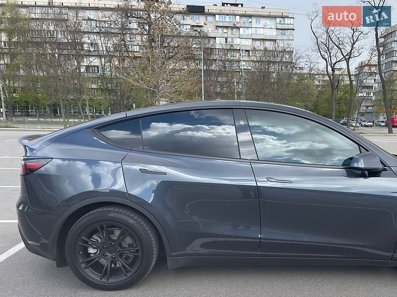 Позашляховик / Кросовер Tesla Model Y 2024 в Києві