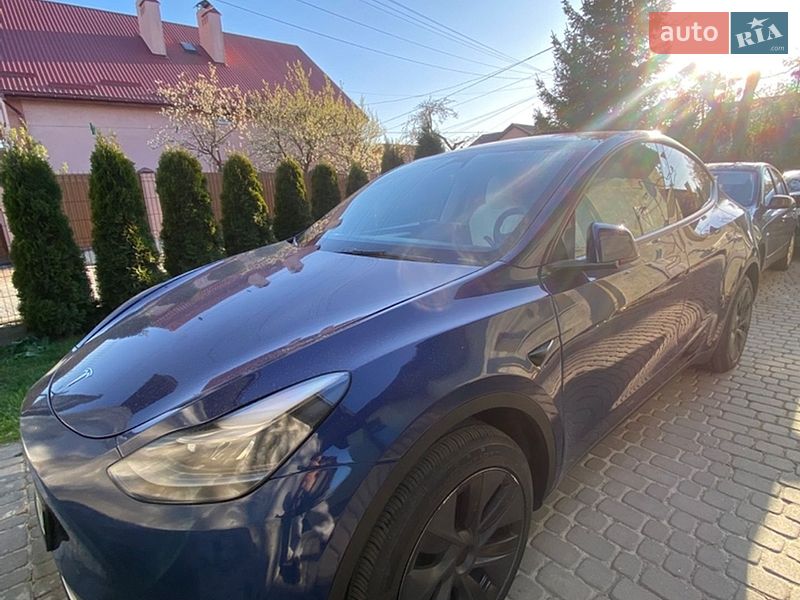 Внедорожник / Кроссовер Tesla Model Y 2024 в Львове