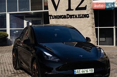 Внедорожник / Кроссовер Tesla Model Y 2023 в Днепре