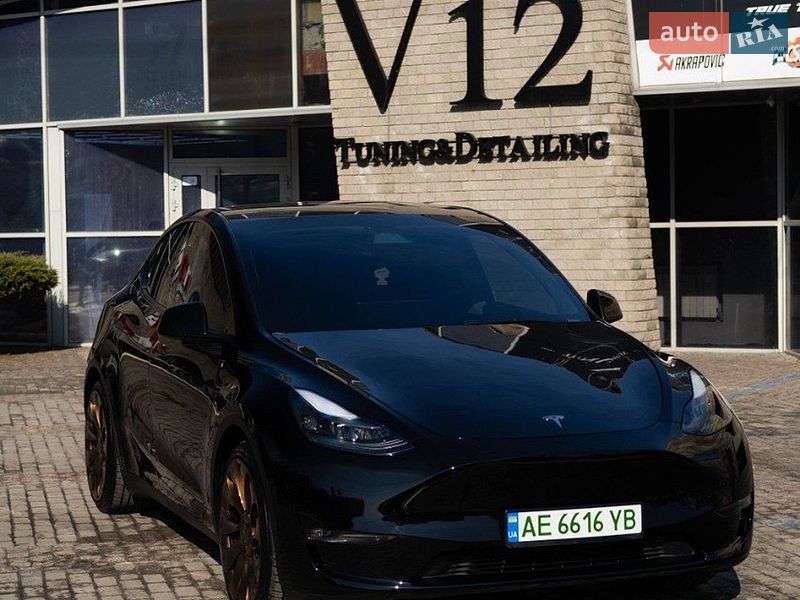 Внедорожник / Кроссовер Tesla Model Y 2023 в Днепре