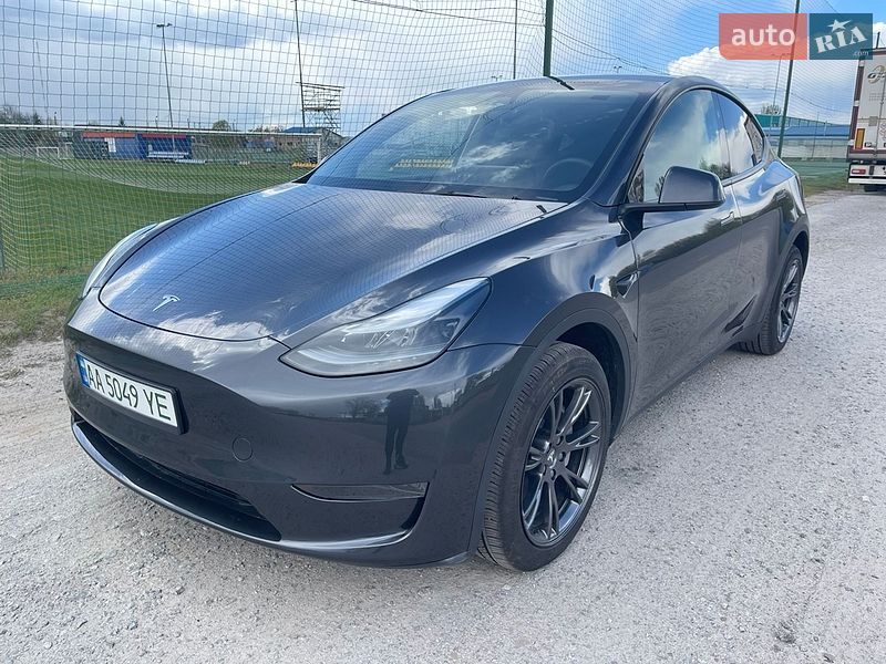 Позашляховик / Кросовер Tesla Model Y 2024 в Києві