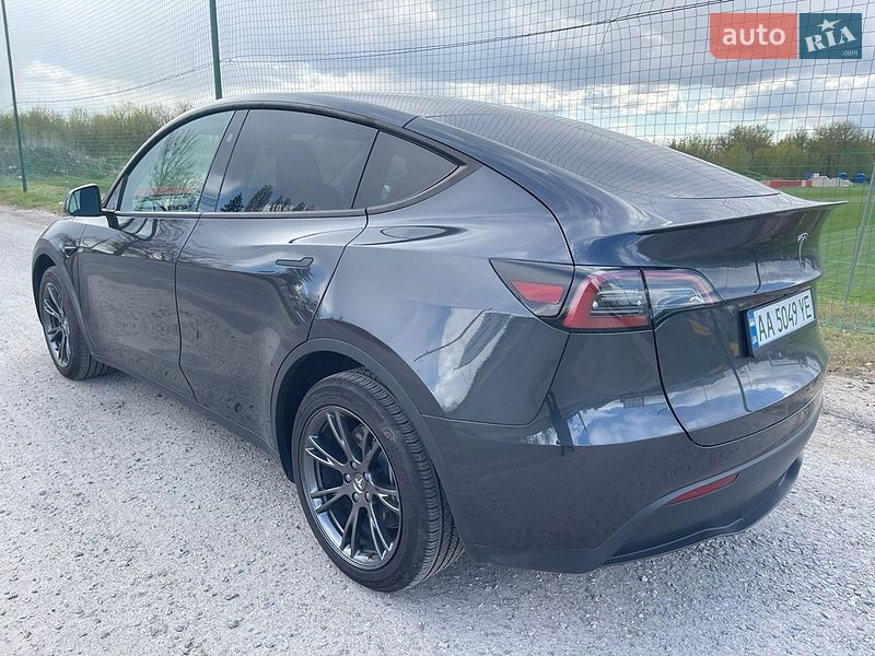 Позашляховик / Кросовер Tesla Model Y 2024 в Києві