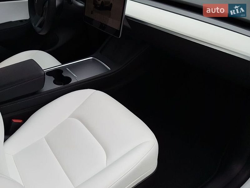 Внедорожник / Кроссовер Tesla Model Y 2022 в Луцке