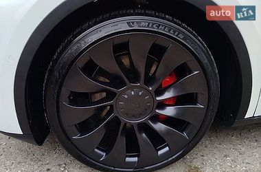 Внедорожник / Кроссовер Tesla Model Y 2022 в Луцке