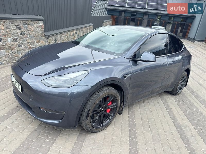 Tesla Model Y 2023