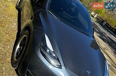Позашляховик / Кросовер Tesla Model Y 2023 в Долині