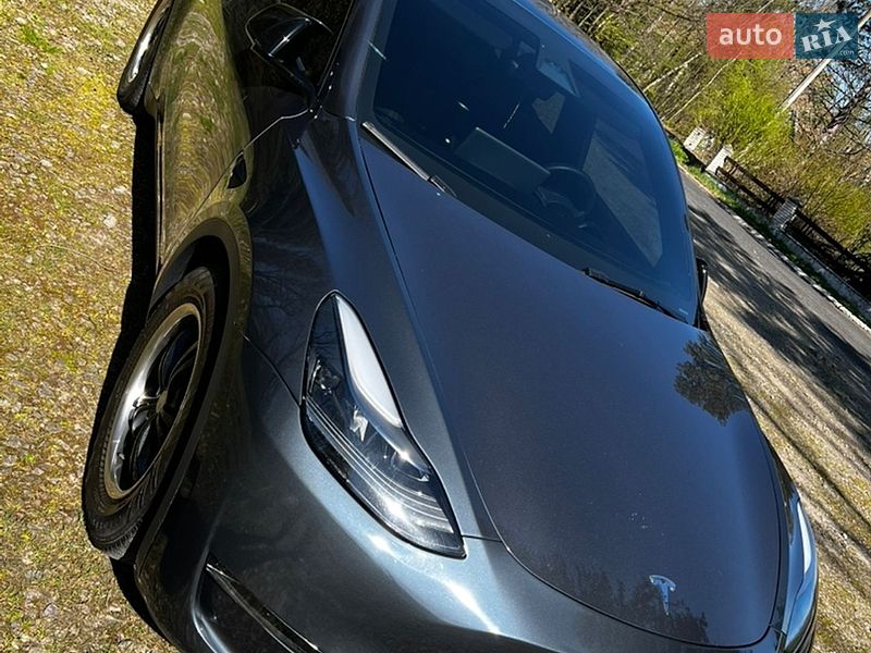 Позашляховик / Кросовер Tesla Model Y 2023 в Долині