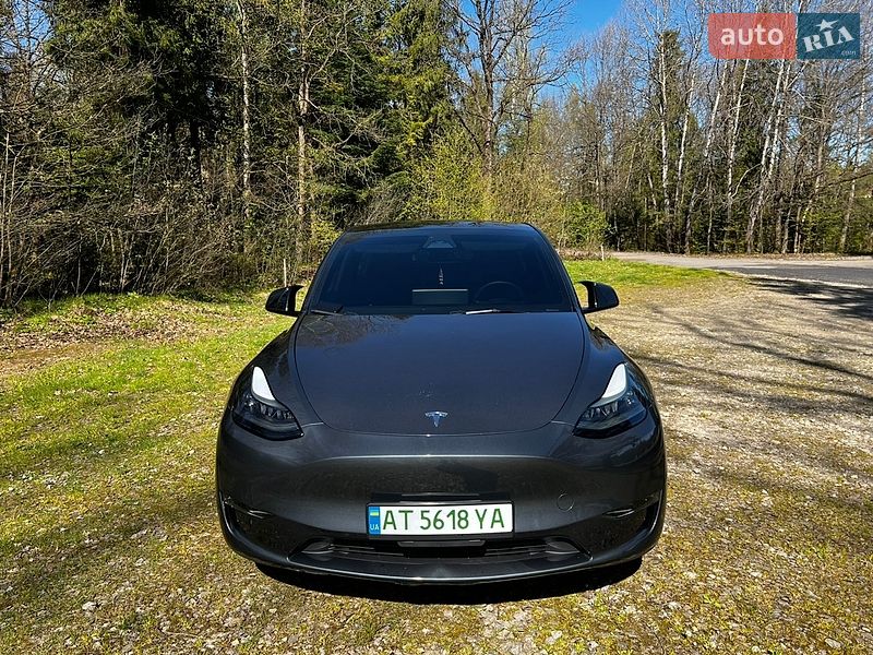 Позашляховик / Кросовер Tesla Model Y 2023 в Долині