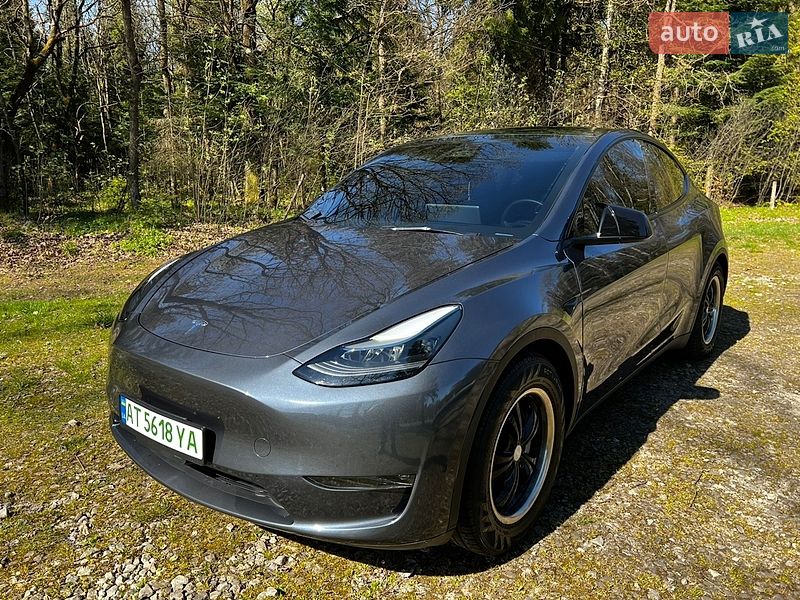 Позашляховик / Кросовер Tesla Model Y 2023 в Долині
