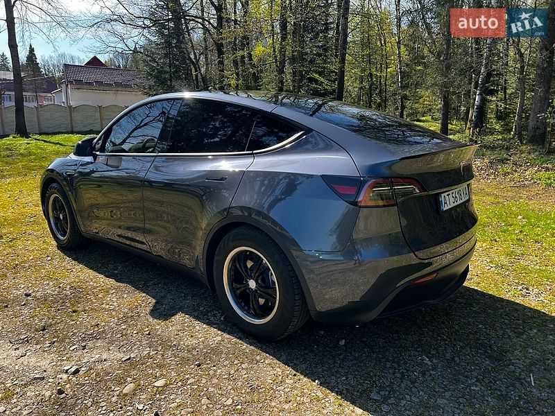 Позашляховик / Кросовер Tesla Model Y 2023 в Долині