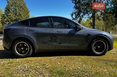 Позашляховик / Кросовер Tesla Model Y 2023 в Долині