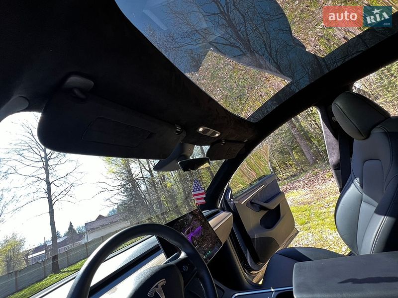 Позашляховик / Кросовер Tesla Model Y 2023 в Долині