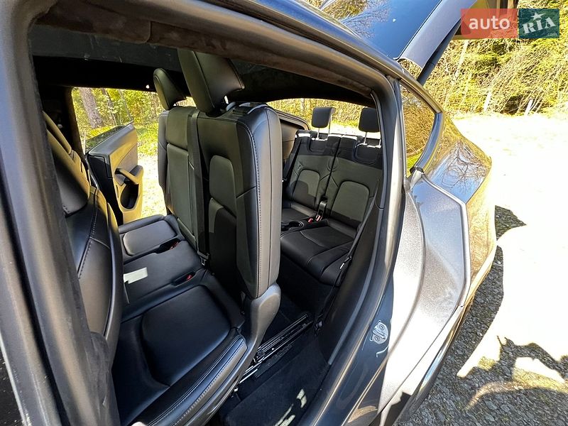 Внедорожник / Кроссовер Tesla Model Y 2023 в Долине фото 20 Внедорожник / Кроссовер Tesla Model Y 2023 в Долине